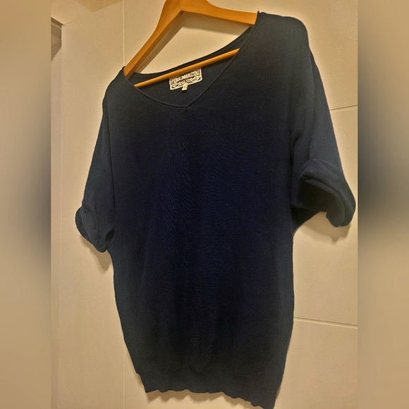 Pink Martini loose shoulder top - Picture 2 of 2